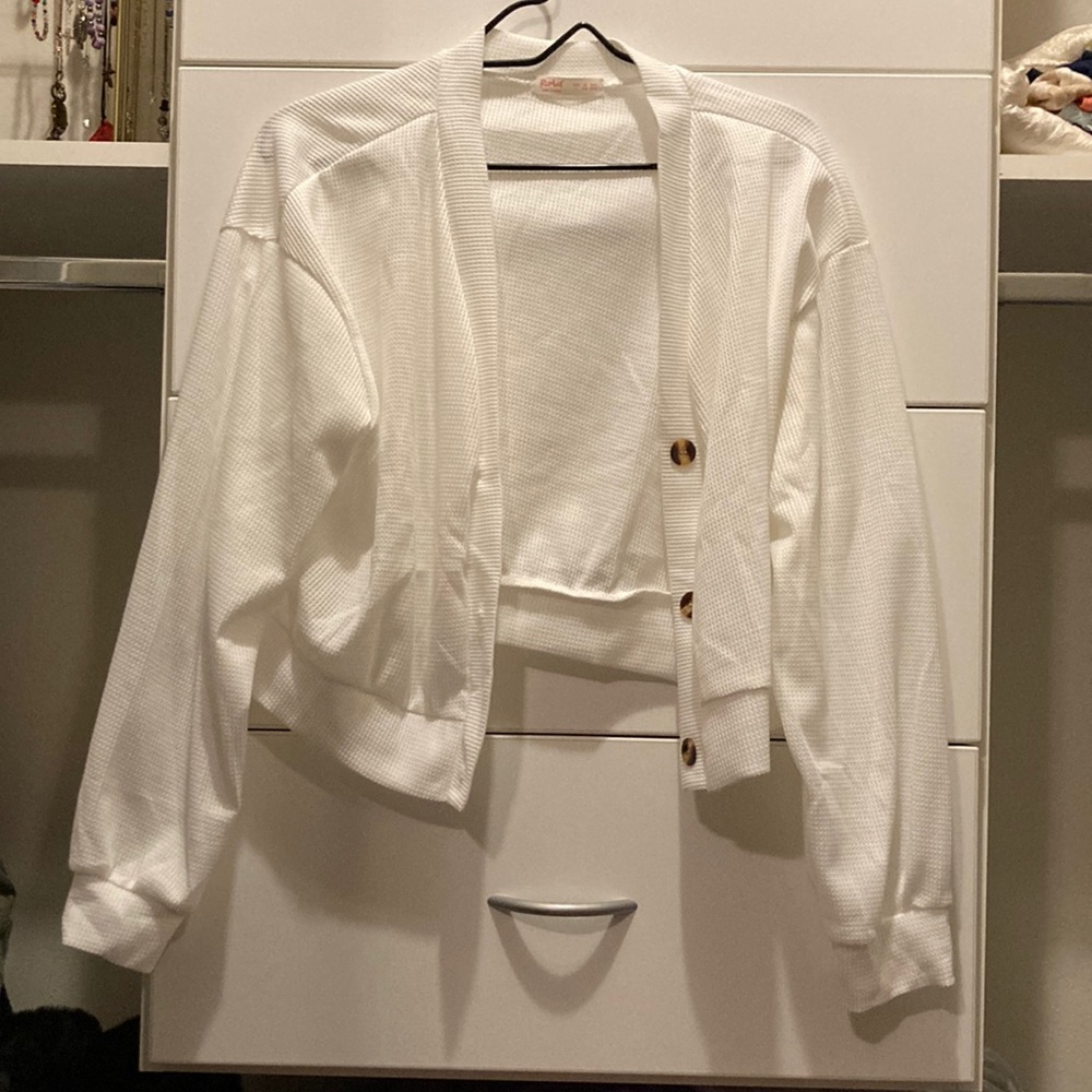 White cardigan/jacket with buttons